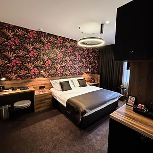 calma-luxury-rooms.splithotels.org/